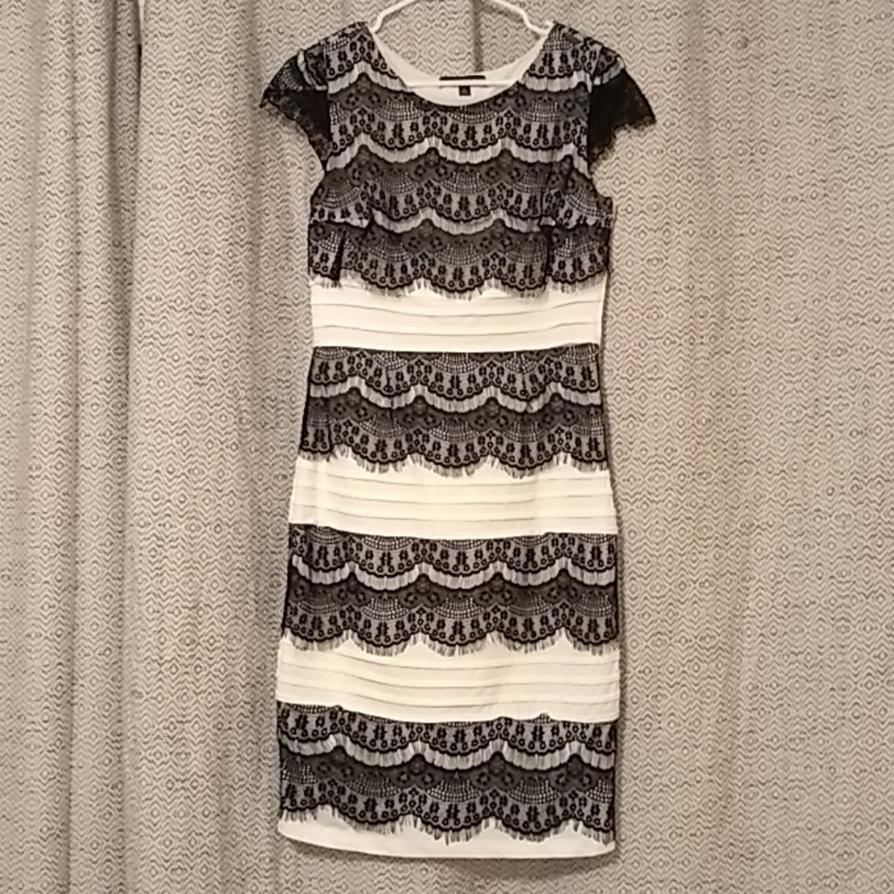 Black lace and white dress sz 6